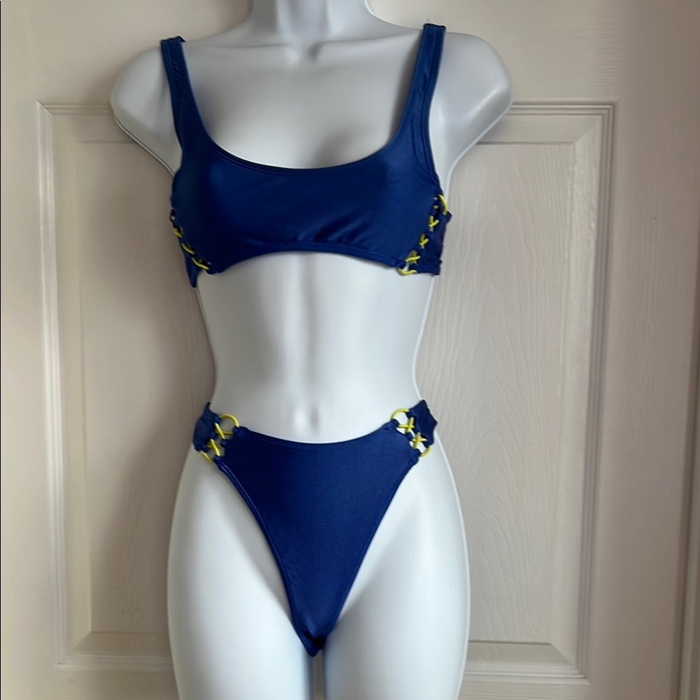 Forever 21 Women's Swimwear Set size S